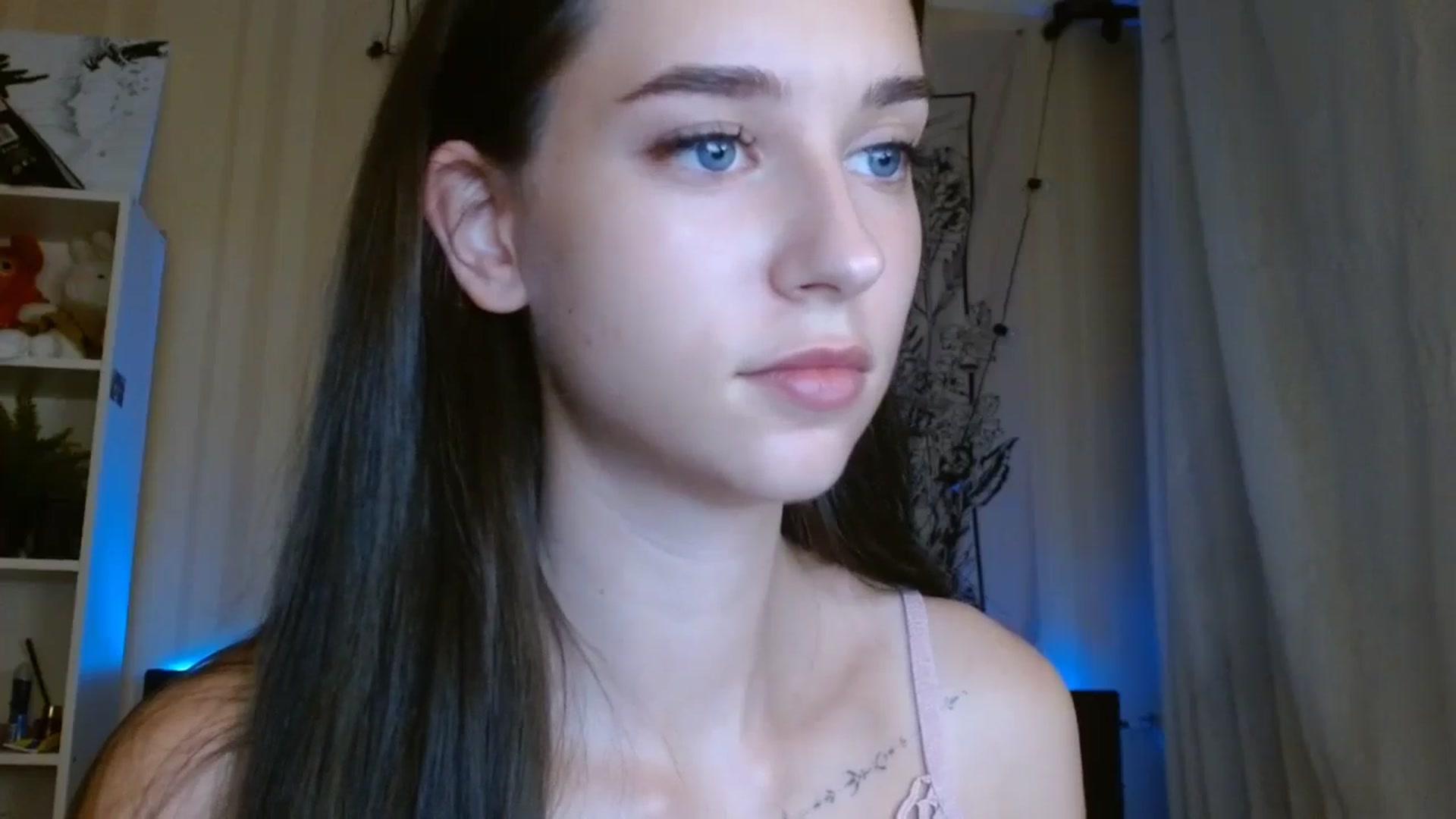 Gallery image thumbnail from ElsieF_'s myfreecams stream on, 08/10/2024, 17:59 image 7 of 20