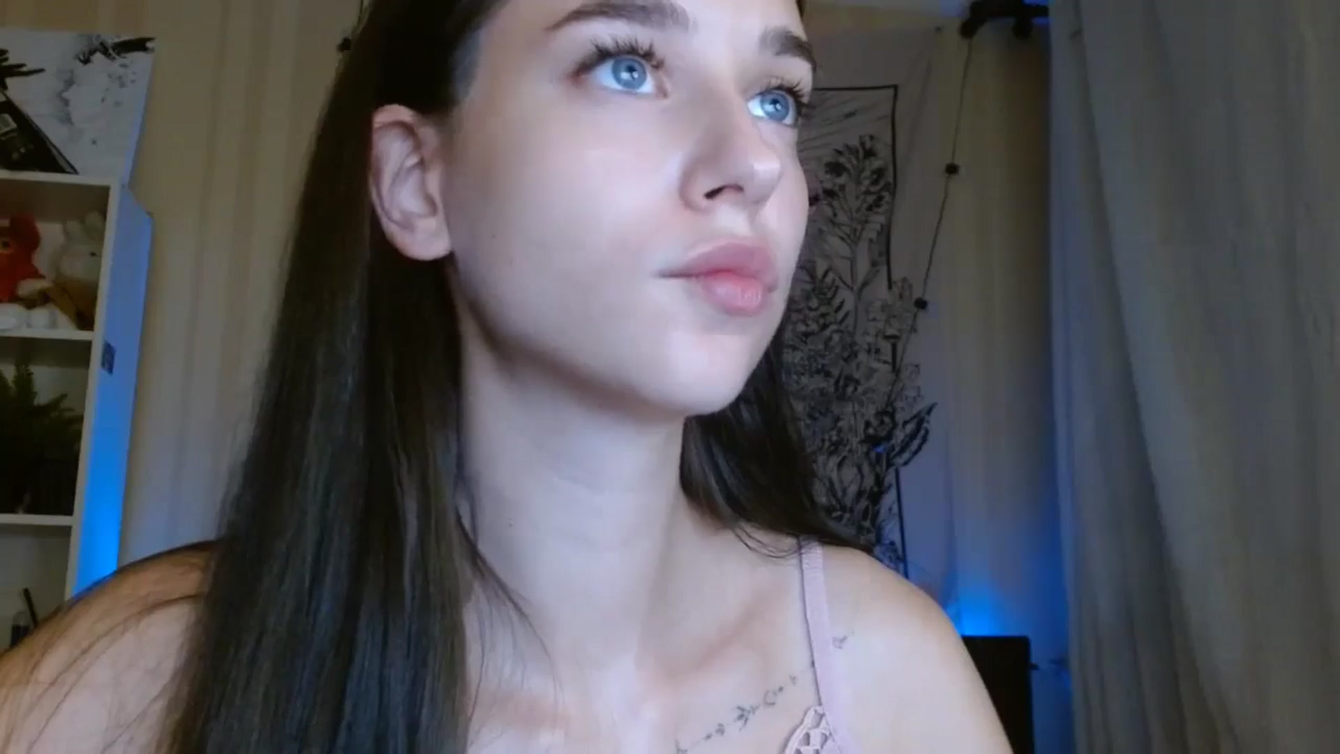Gallery image thumbnail from ElsieF_'s myfreecams stream on, 08/10/2024, 17:59 image 8 of 20