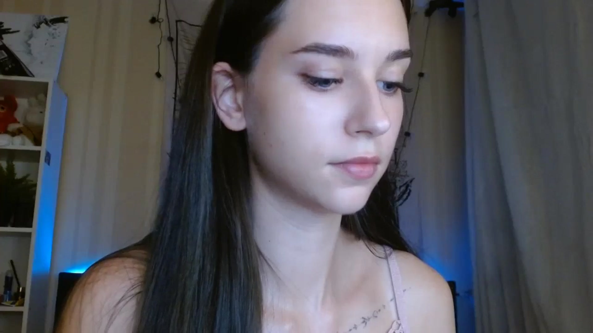 Gallery image thumbnail from ElsieF_'s myfreecams stream on, 08/10/2024, 17:59 image 11 of 20