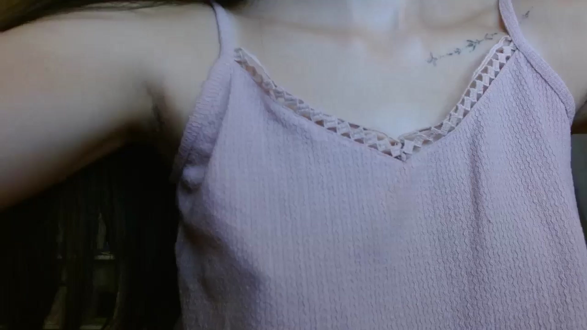 Gallery image thumbnail from ElsieF_'s myfreecams stream on, 08/10/2024, 18:34 image 4 of 20