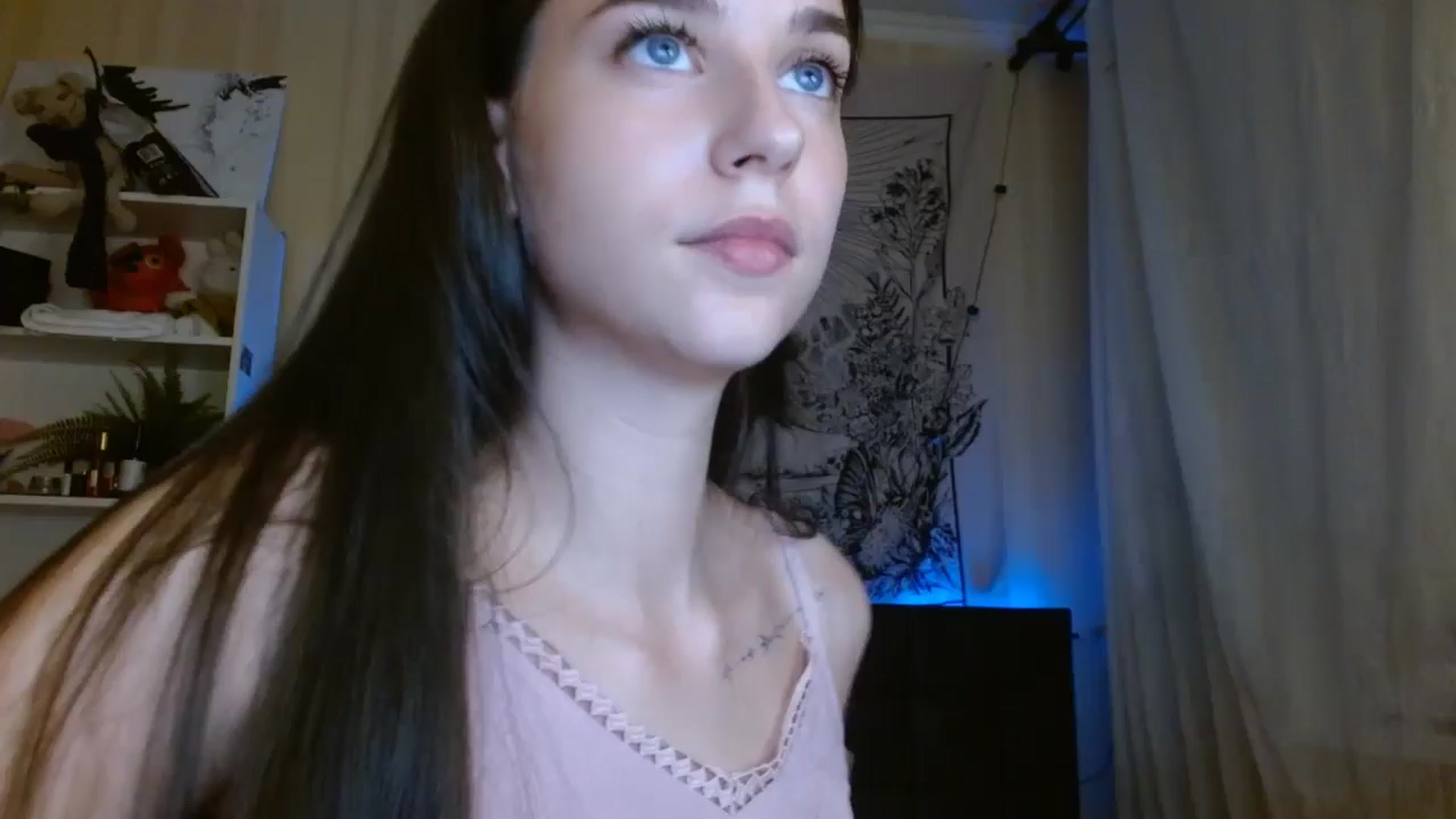 Gallery image thumbnail from ElsieF_'s myfreecams stream on, 08/10/2024, 18:34 image 14 of 20