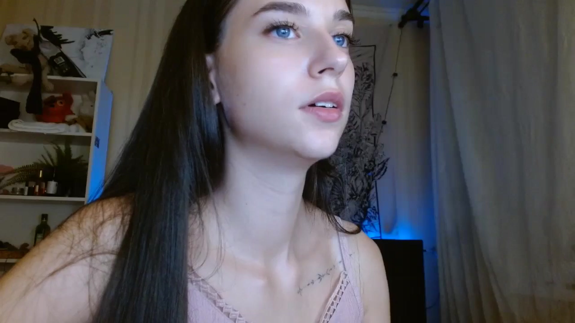 Gallery image thumbnail from ElsieF_'s myfreecams stream on, 08/10/2024, 18:34 image 16 of 20