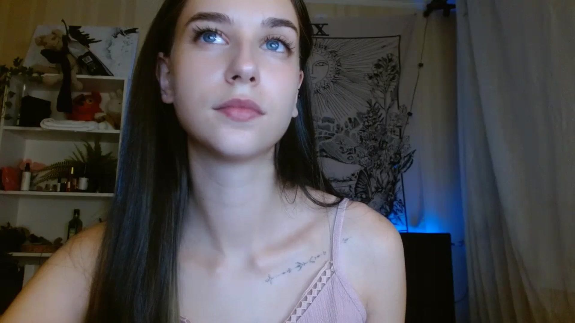 Gallery image thumbnail from ElsieF_'s myfreecams stream on, 08/10/2024, 18:34 image 9 of 20