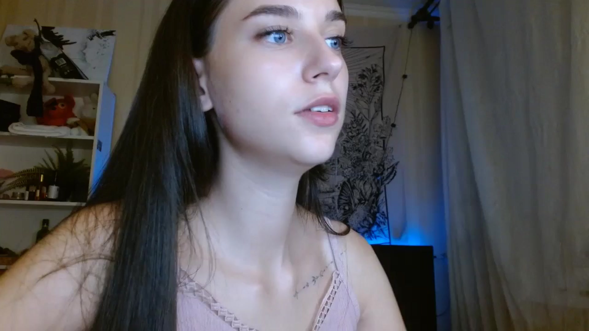 Gallery image thumbnail from ElsieF_'s myfreecams stream on, 08/10/2024, 18:34 image 17 of 20