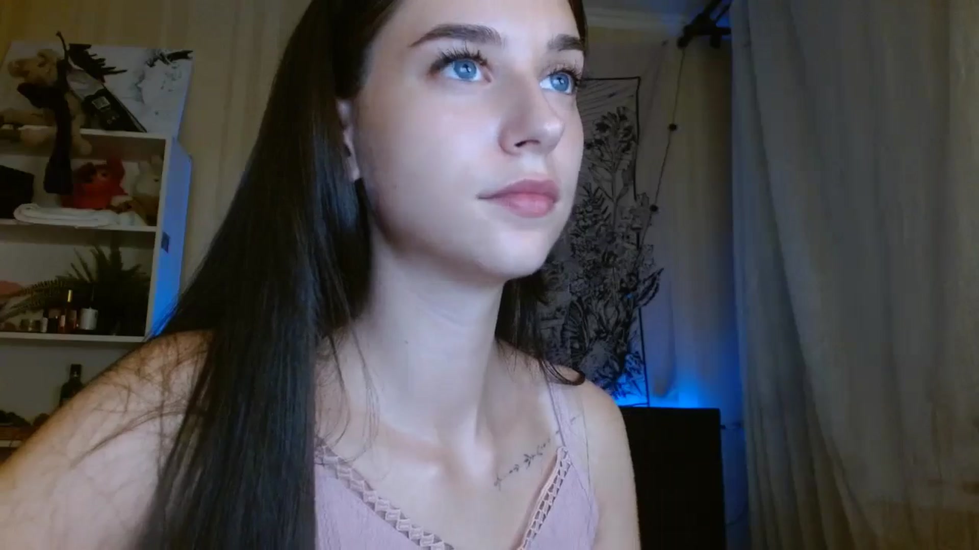 Gallery image thumbnail from ElsieF_'s myfreecams stream on, 08/10/2024, 18:34 image 15 of 20