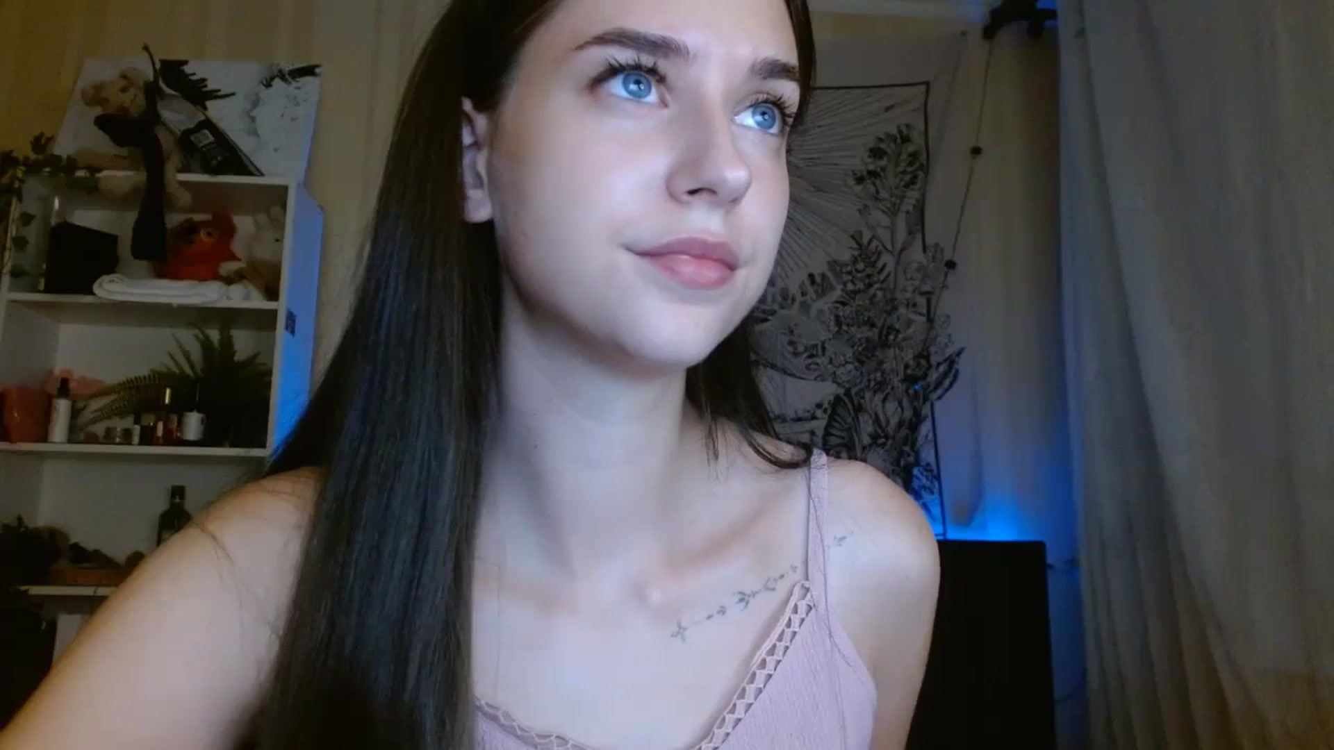 Gallery image thumbnail from ElsieF_'s myfreecams stream on, 08/10/2024, 18:34 image 8 of 20