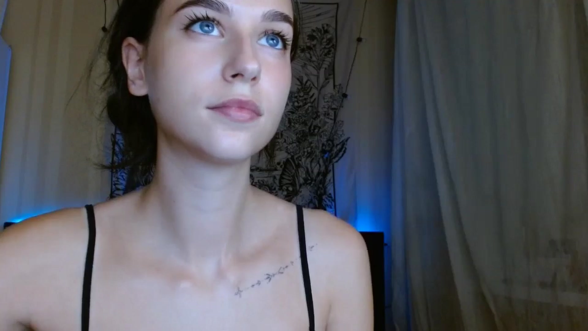Gallery image thumbnail from ElsieF_'s myfreecams stream on, 08/11/2024, 17:17 image 10 of 20