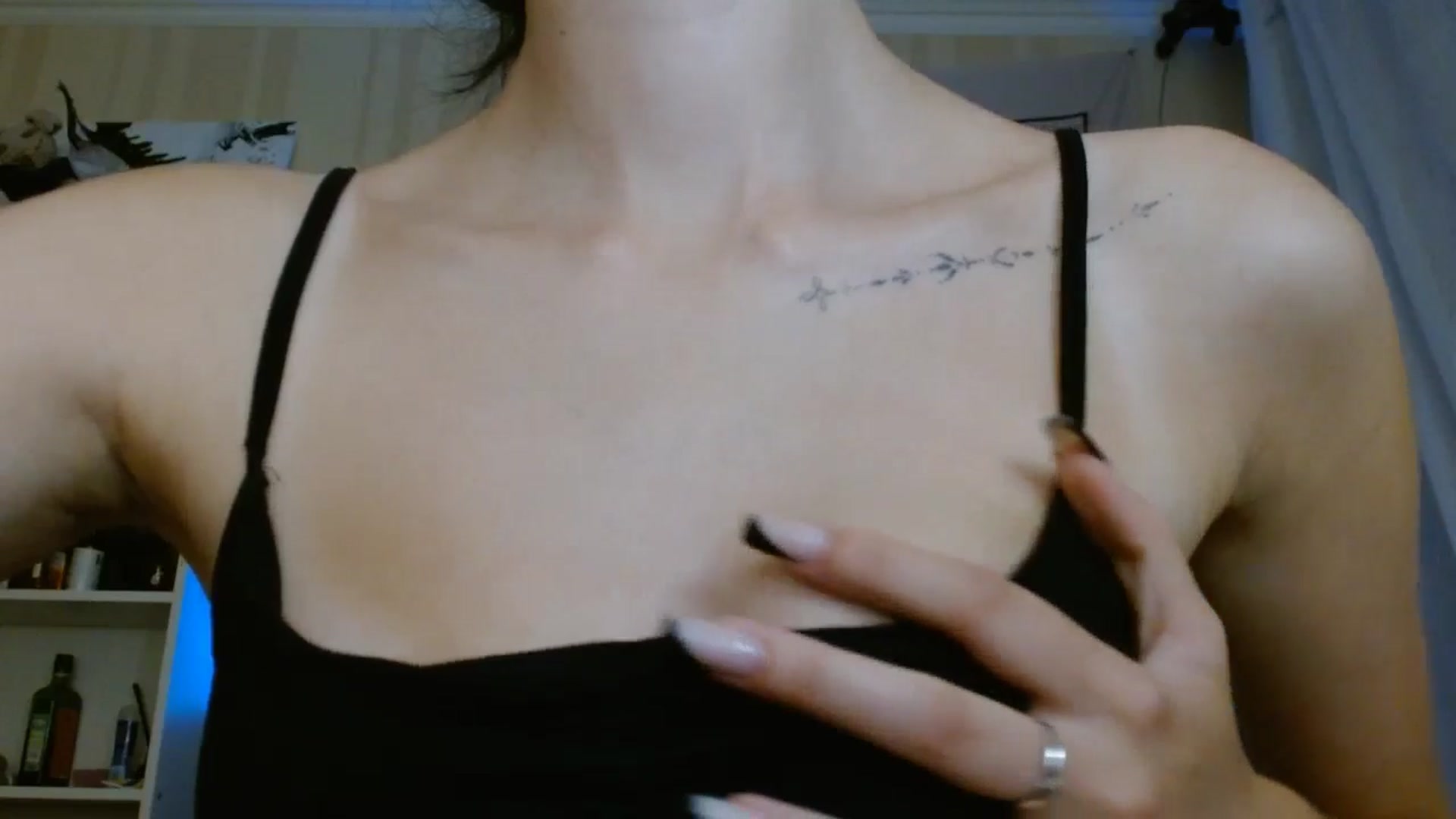 Gallery image thumbnail from ElsieF_'s myfreecams stream on, 08/11/2024, 17:17 image 4 of 20