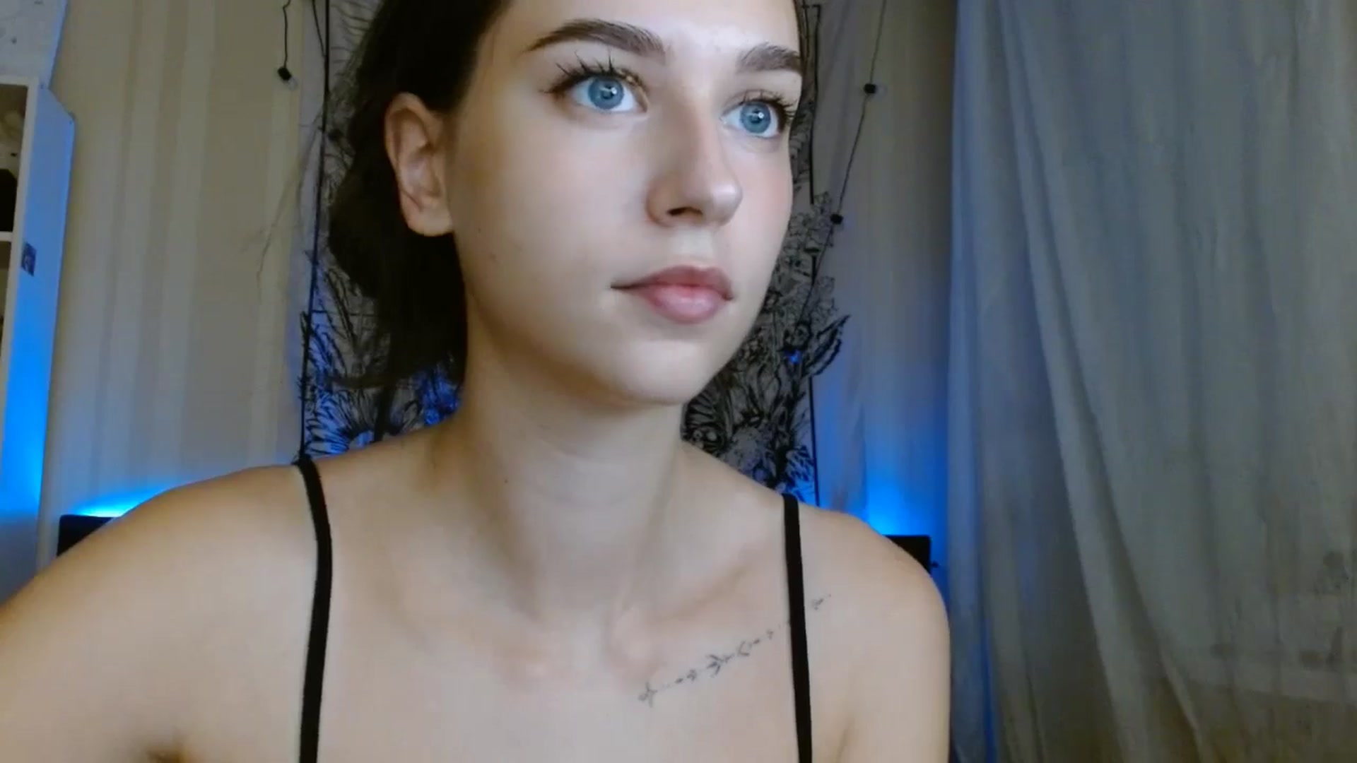 Gallery image thumbnail from ElsieF_'s myfreecams stream on, 08/11/2024, 17:17 image 8 of 20