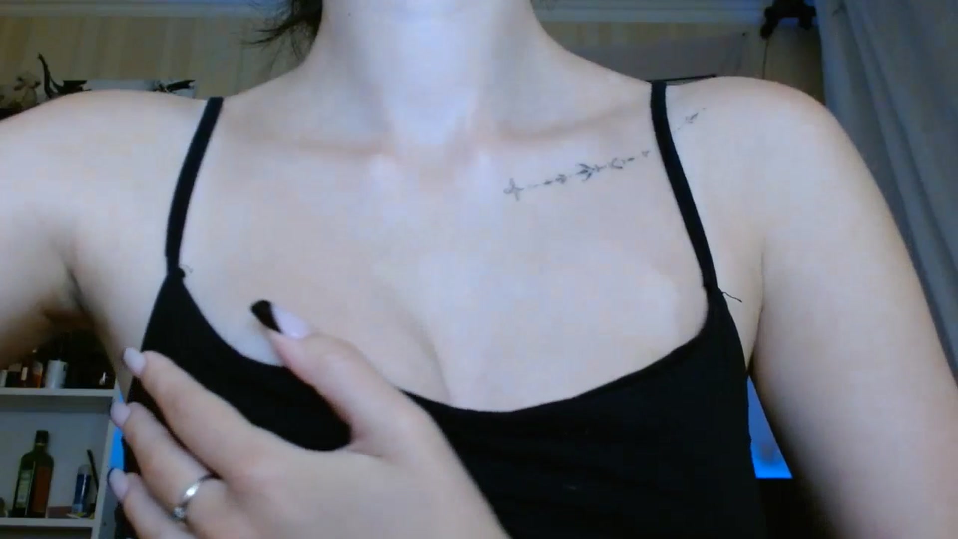 Gallery image thumbnail from ElsieF_'s myfreecams stream on, 08/11/2024, 17:17 image 2 of 20