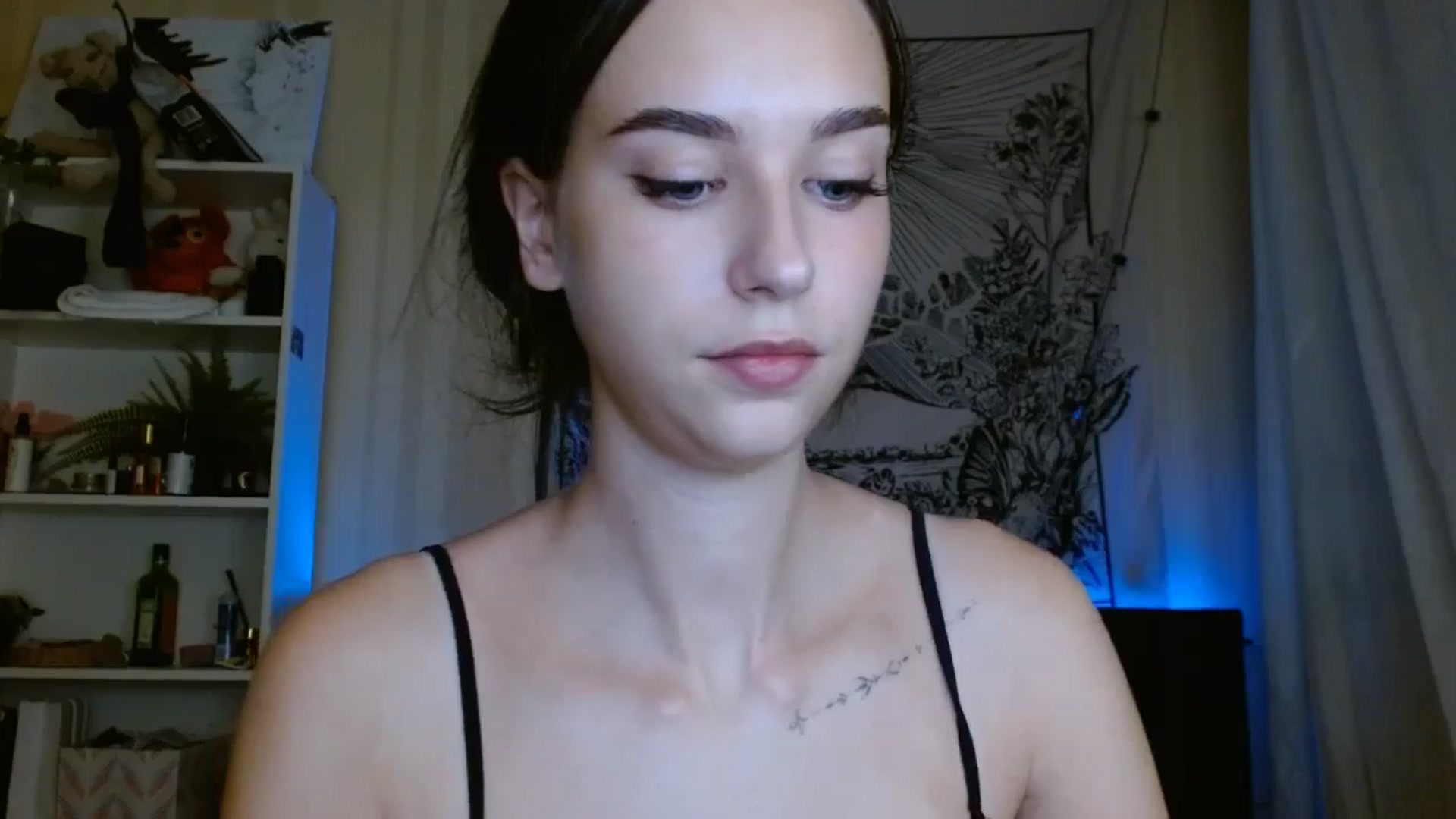 Gallery image thumbnail from ElsieF_'s myfreecams stream on, 08/11/2024, 17:17 image 17 of 20
