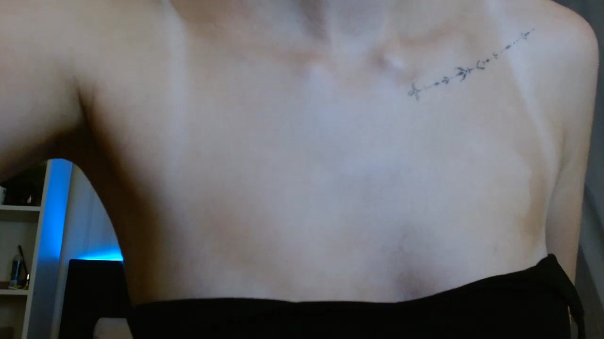 Gallery image thumbnail from ElsieF_'s myfreecams stream on, 08/11/2024, 17:17 image 14 of 20