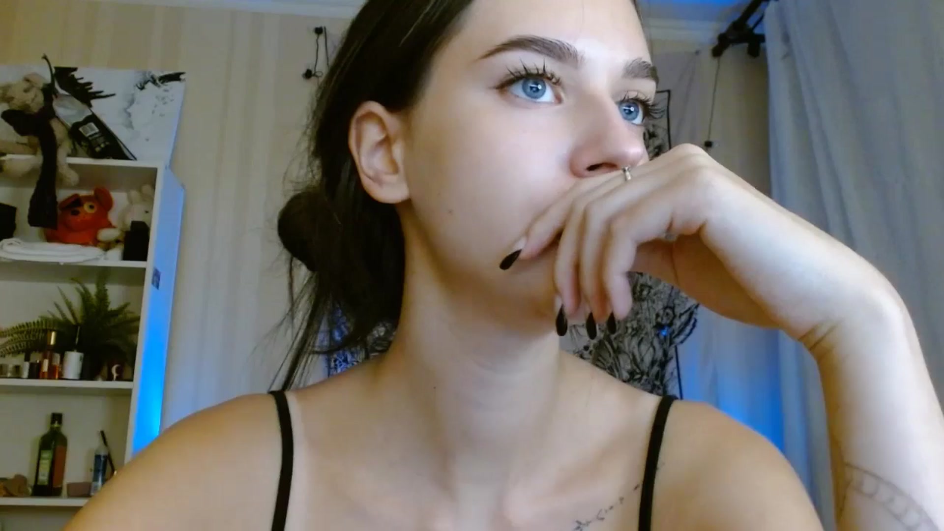Gallery image thumbnail from ElsieF_'s myfreecams stream on, 08/11/2024, 18:14 image 12 of 20