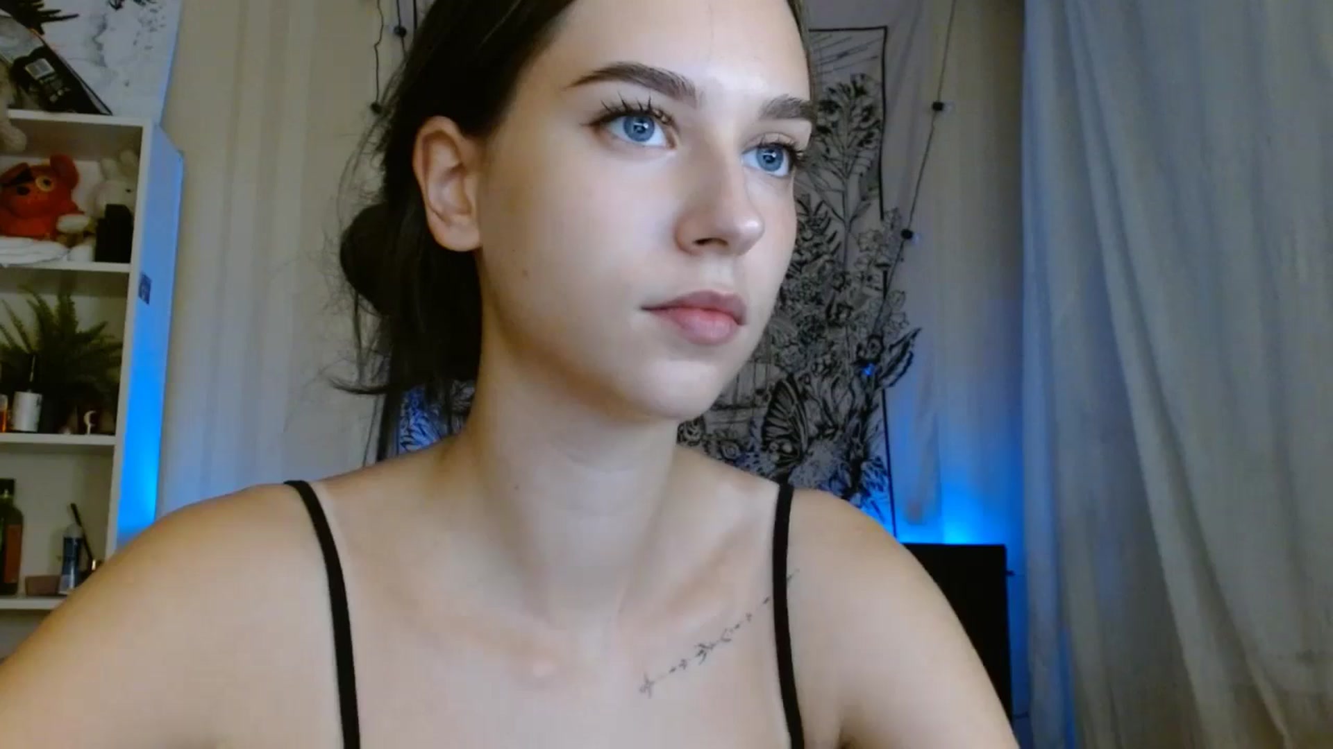 Gallery image thumbnail from ElsieF_'s myfreecams stream on, 08/11/2024, 18:14 image 5 of 20