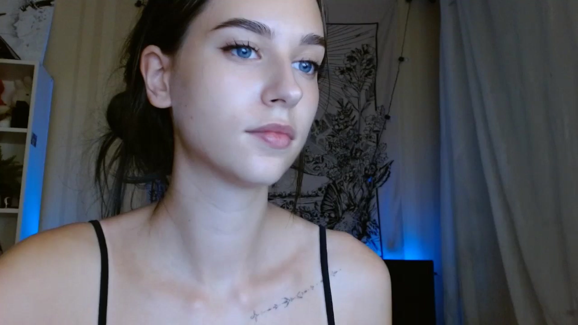 Gallery image thumbnail from ElsieF_'s myfreecams stream on, 08/11/2024, 18:51 image 12 of 20
