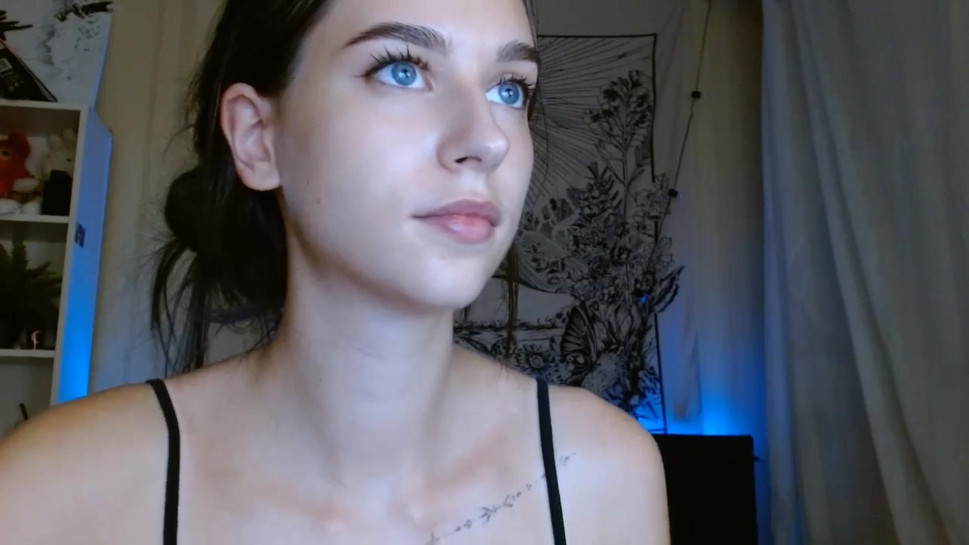 Gallery image thumbnail from ElsieF_'s myfreecams stream on, 08/11/2024, 18:51 image 17 of 20