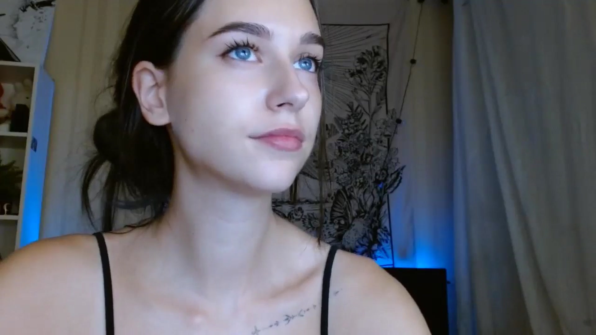 Gallery image thumbnail from ElsieF_'s myfreecams stream on, 08/11/2024, 18:51 image 2 of 20