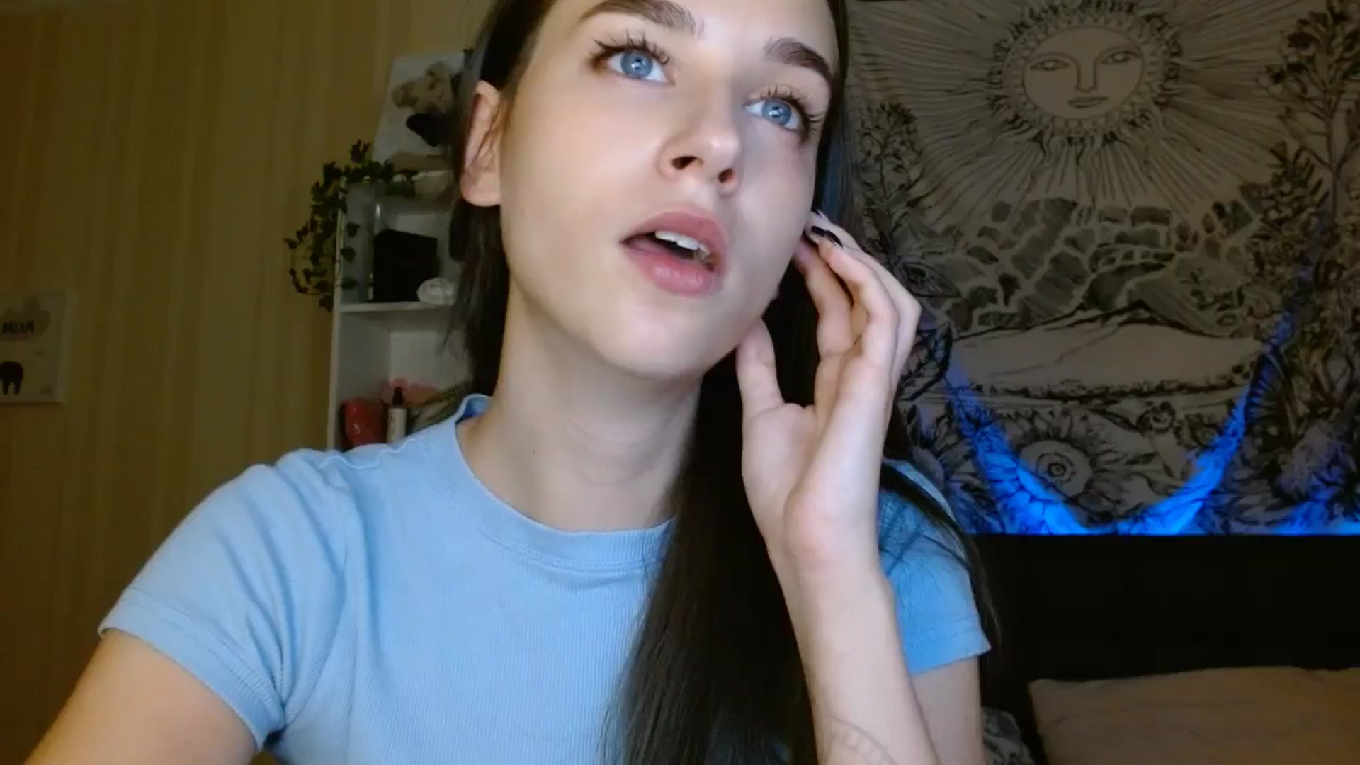Gallery image thumbnail from ElsieF_'s myfreecams stream on, 08/12/2024, 22:15 image 8 of 20