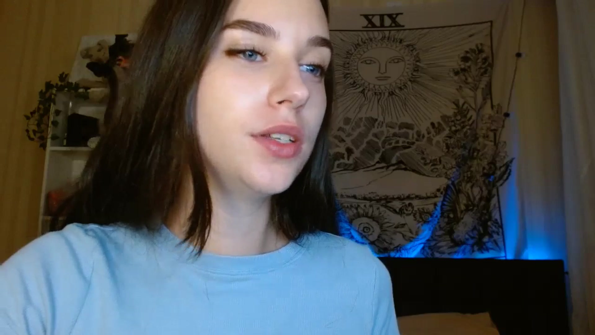 Gallery image thumbnail from ElsieF_'s myfreecams stream on, 08/12/2024, 22:15 image 19 of 20