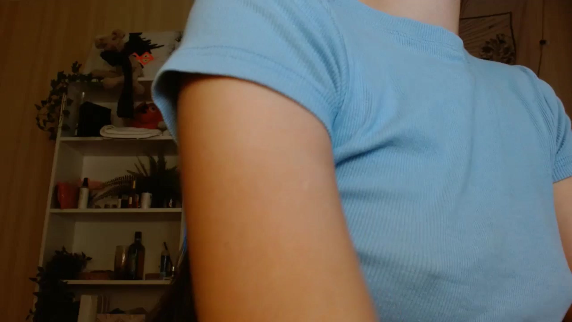 Gallery image thumbnail from ElsieF_'s myfreecams stream on, 08/12/2024, 22:15 image 14 of 20