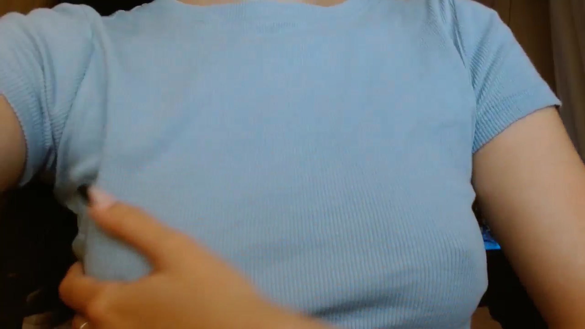 Gallery image thumbnail from ElsieF_'s myfreecams stream on, 08/12/2024, 22:15 image 4 of 20