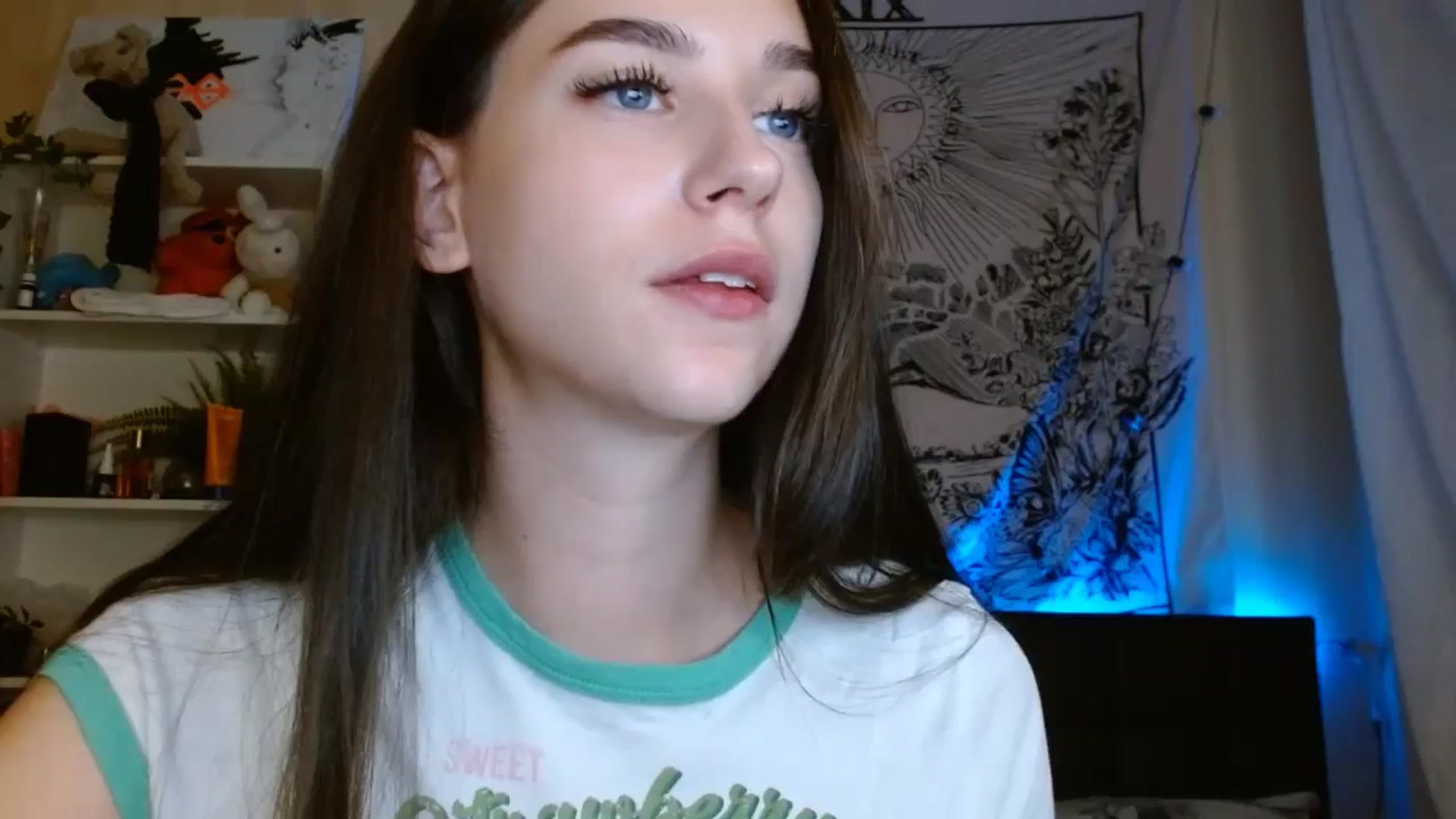 Gallery image thumbnail from ElsieF_'s myfreecams stream on, 08/28/2024, 20:39 image 16 of 20