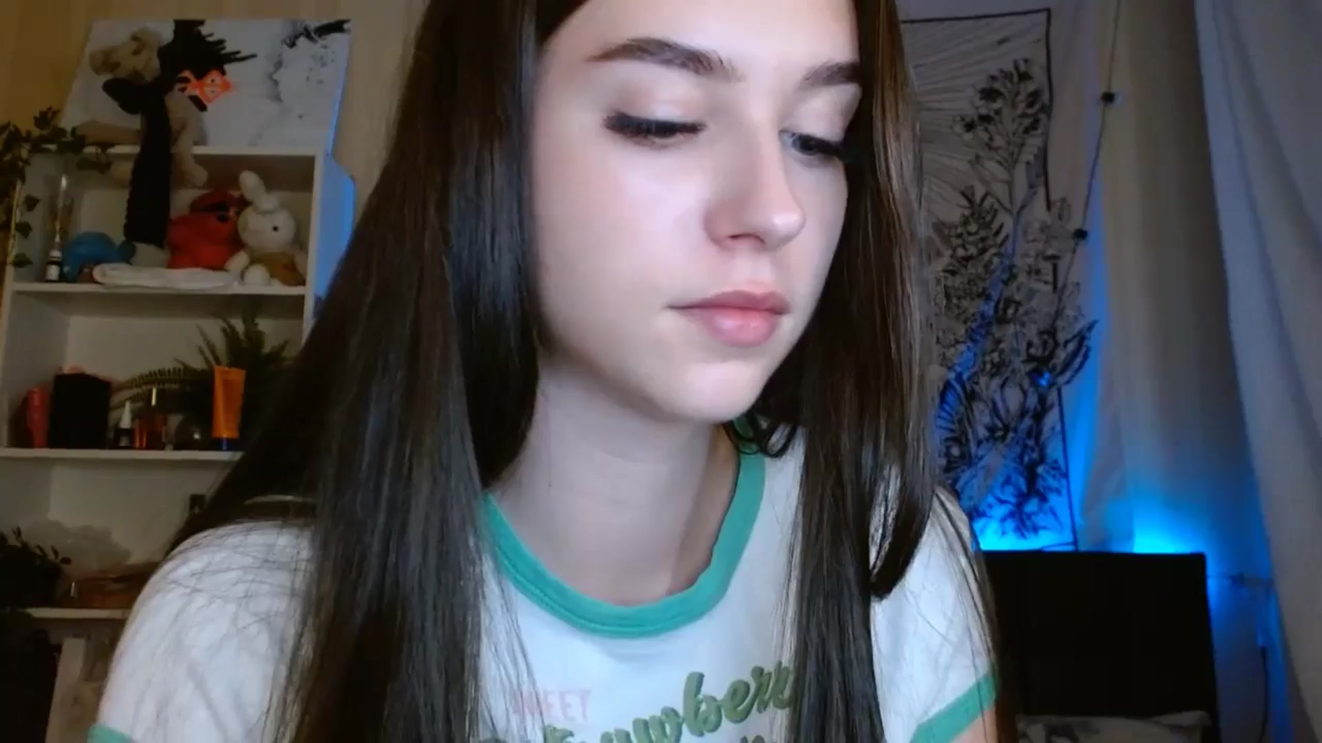Gallery image thumbnail from ElsieF_'s myfreecams stream on, 08/28/2024, 21:05 image 11 of 20