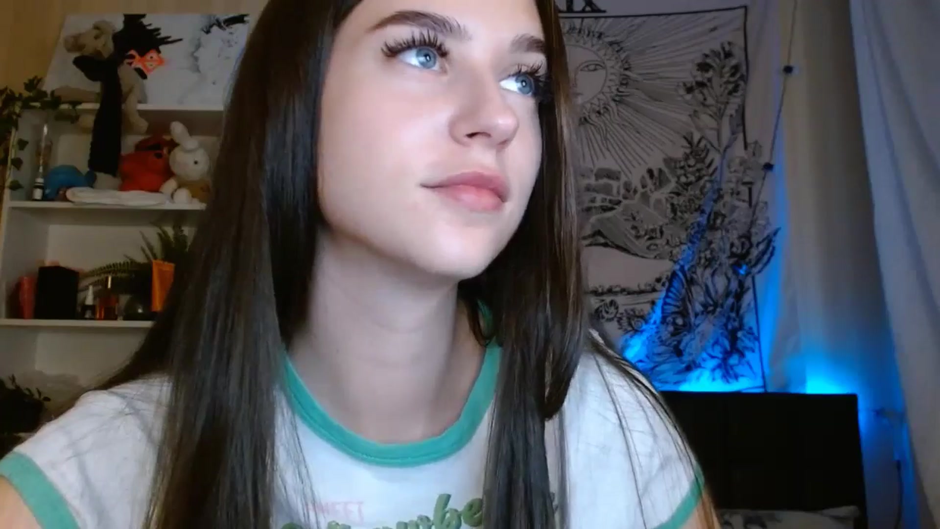 Gallery image thumbnail from ElsieF_'s myfreecams stream on, 08/28/2024, 21:05 image 13 of 20