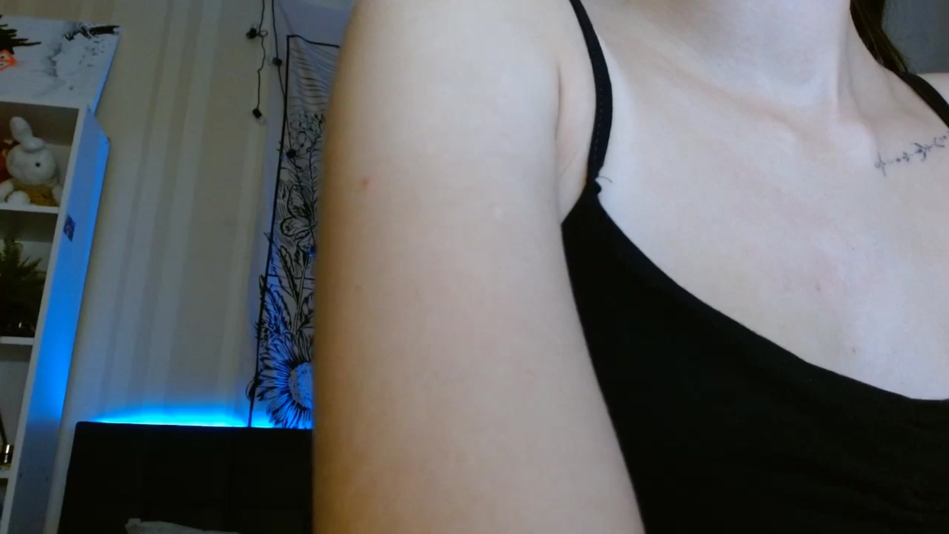 Gallery image thumbnail from ElsieF_'s myfreecams stream on, 08/29/2024, 18:41 image 8 of 20