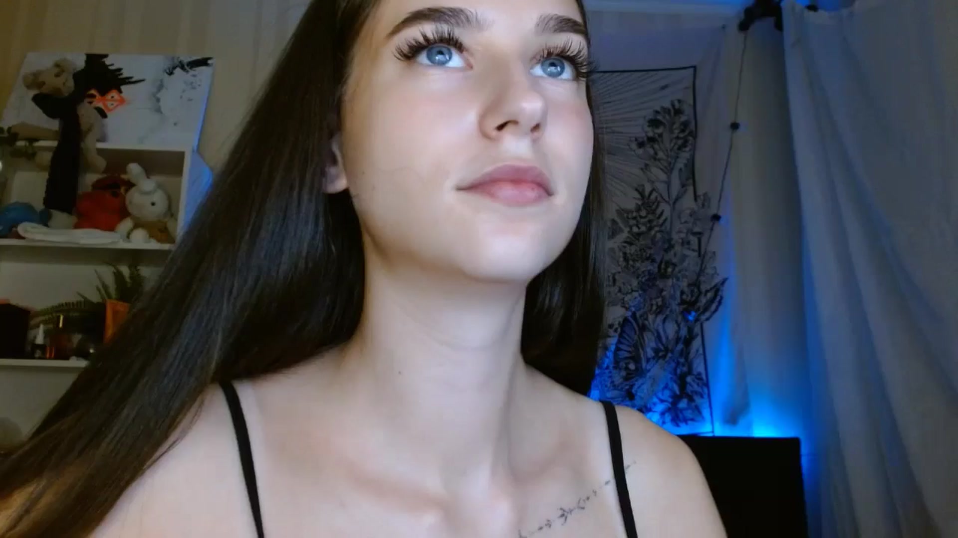 Gallery image thumbnail from ElsieF_'s myfreecams stream on, 08/29/2024, 19:00 image 4 of 20
