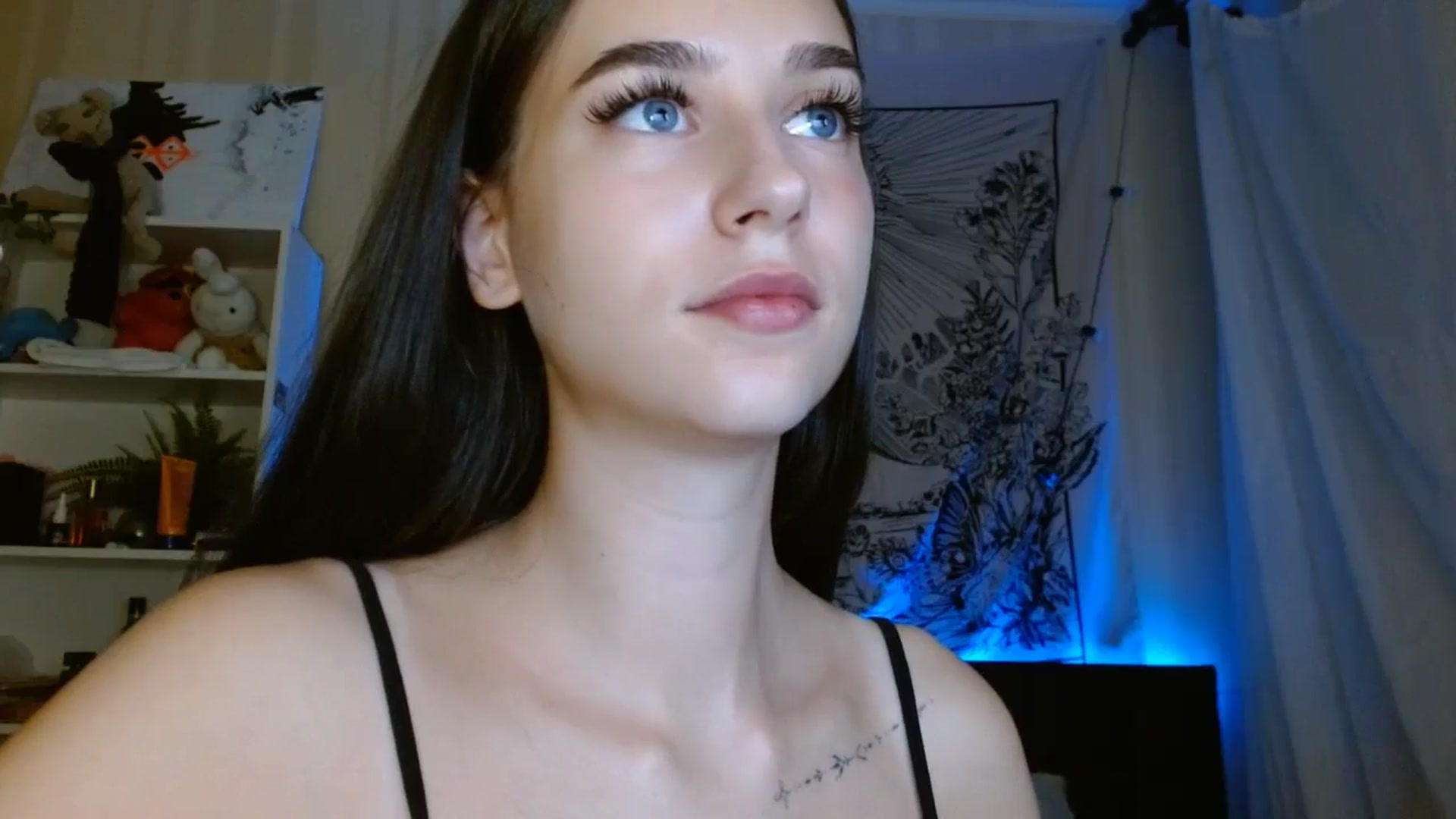 Gallery image thumbnail from ElsieF_'s myfreecams stream on, 08/29/2024, 19:00 image 2 of 20