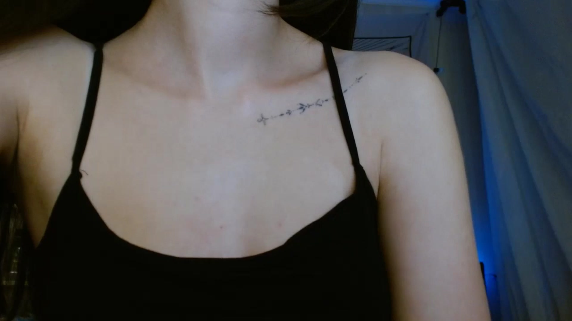 Gallery image thumbnail from ElsieF_'s myfreecams stream on, 08/29/2024, 19:00 image 19 of 20