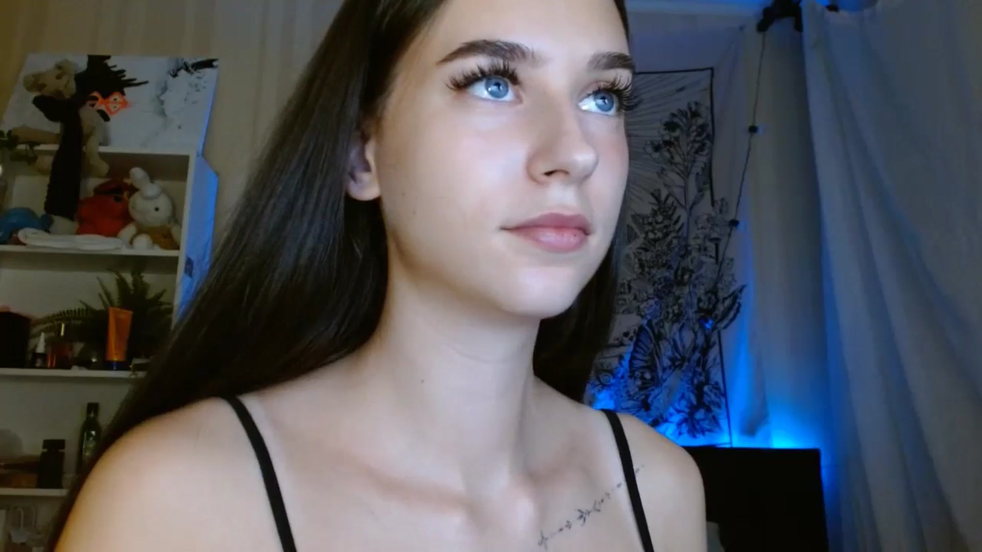 Gallery image thumbnail from ElsieF_'s myfreecams stream on, 08/29/2024, 19:00 image 3 of 20