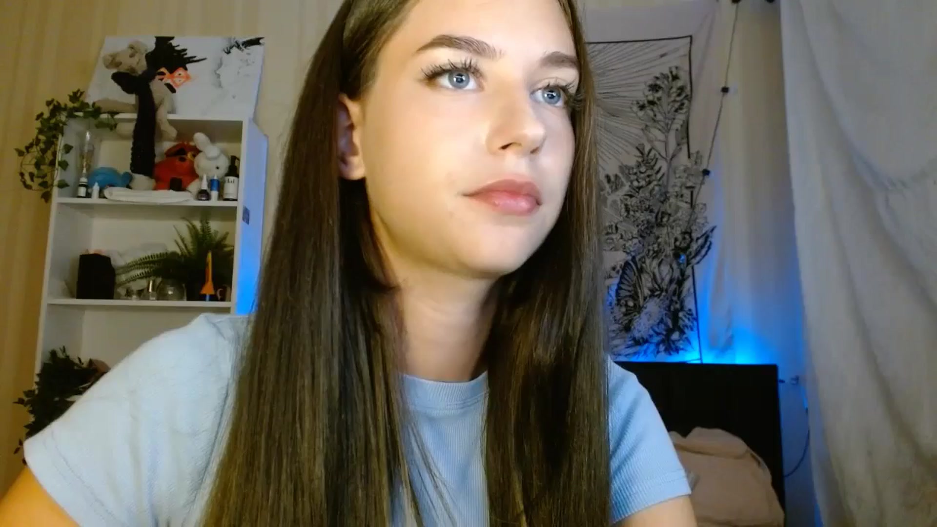 Gallery image thumbnail from ElsieF_'s myfreecams stream on, 09/17/2024, 18:02 image 7 of 20
