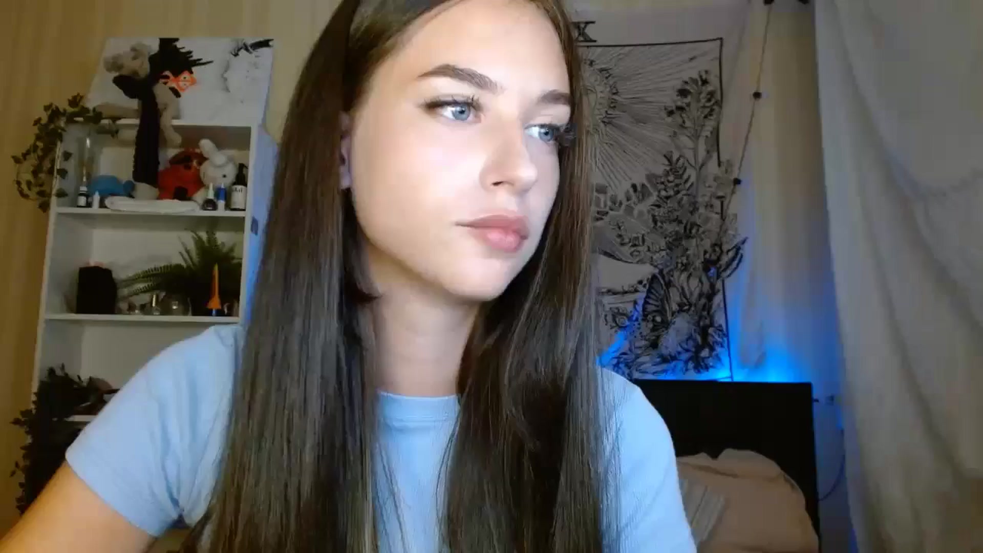 Gallery image thumbnail from ElsieF_'s myfreecams stream on, 09/17/2024, 18:02 image 10 of 20