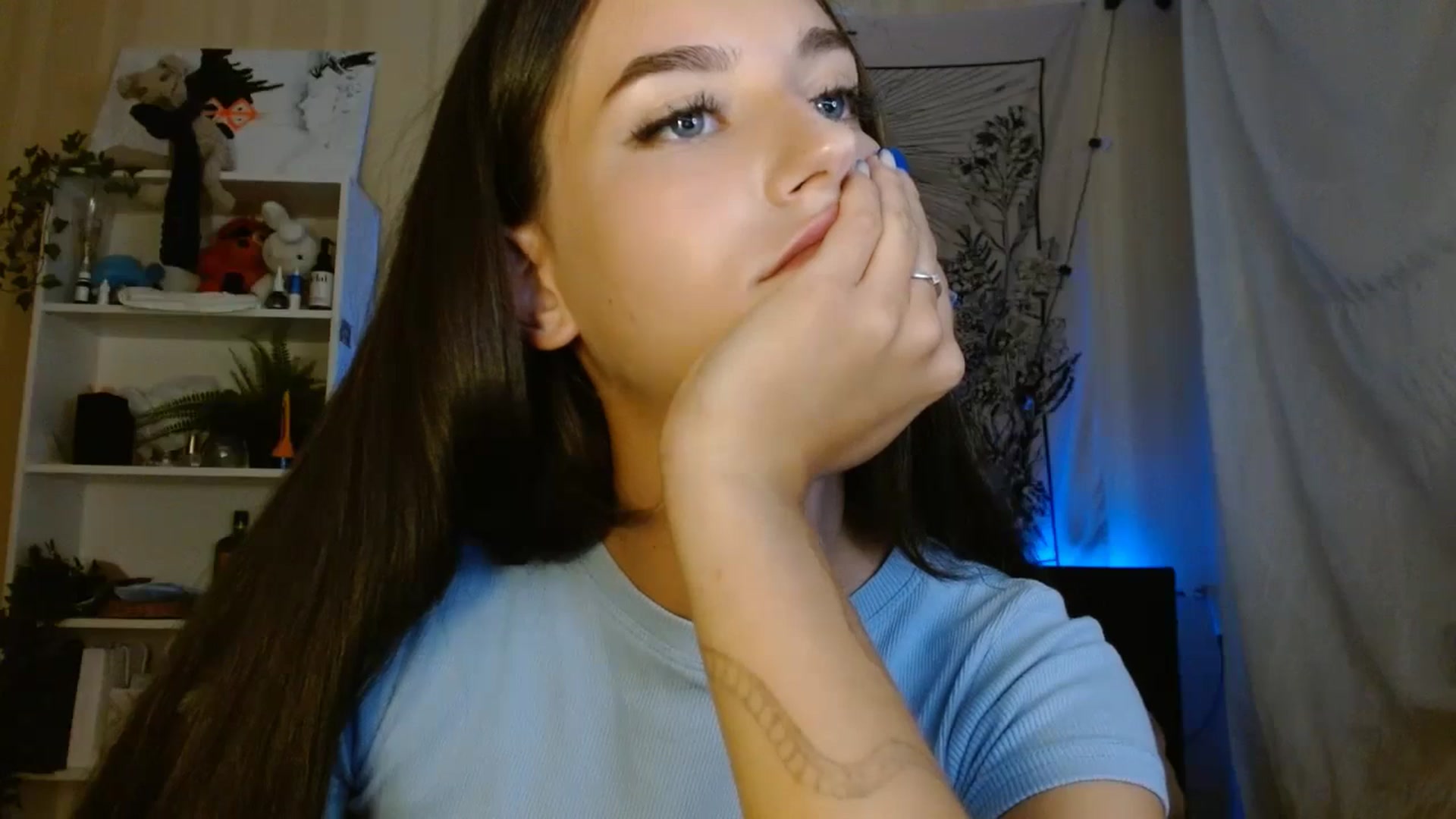 Gallery image thumbnail from ElsieF_'s myfreecams stream on, 09/17/2024, 18:02 image 14 of 20