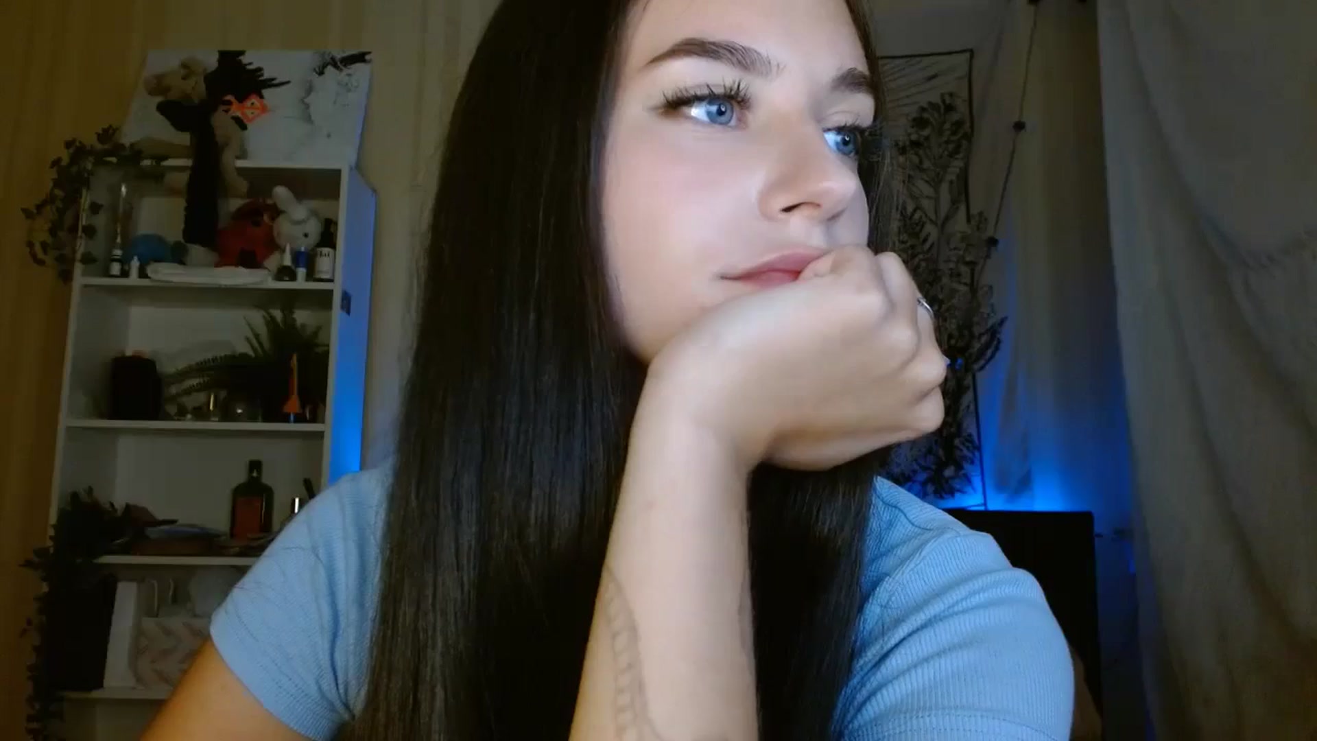 Gallery image thumbnail from ElsieF_'s myfreecams stream on, 09/17/2024, 18:02 image 5 of 20