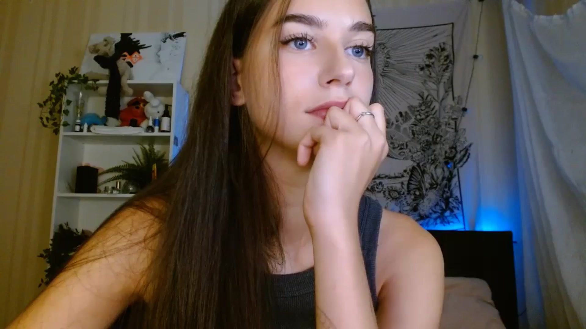 Gallery image thumbnail from ElsieF_'s myfreecams stream on, 09/21/2024, 16:29 image 2 of 20