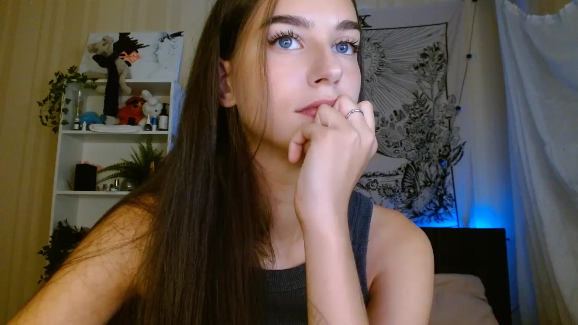 Gallery image thumbnail from ElsieF_'s myfreecams stream on, 09/21/2024, 16:29 image 1 of 20
