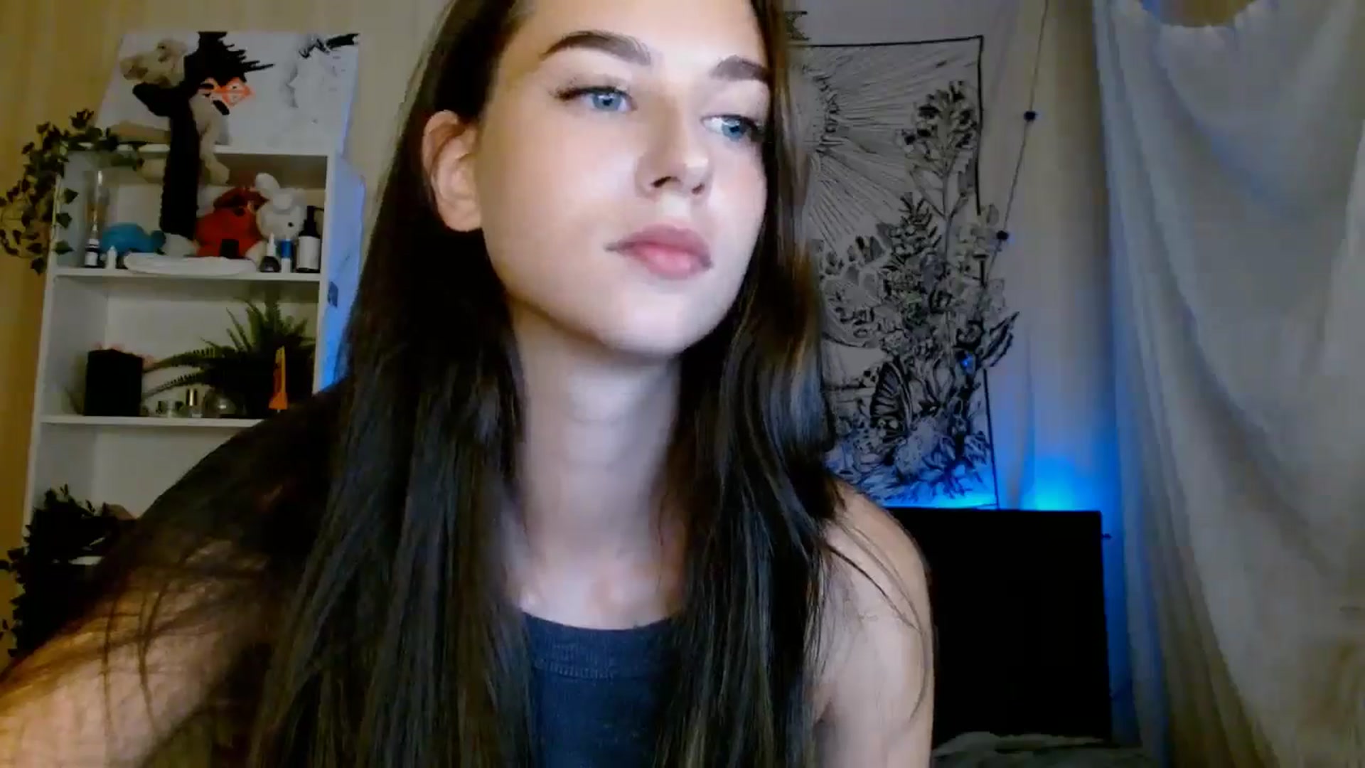 Gallery image thumbnail from ElsieF_'s myfreecams stream on, 09/21/2024, 18:39 image 18 of 20