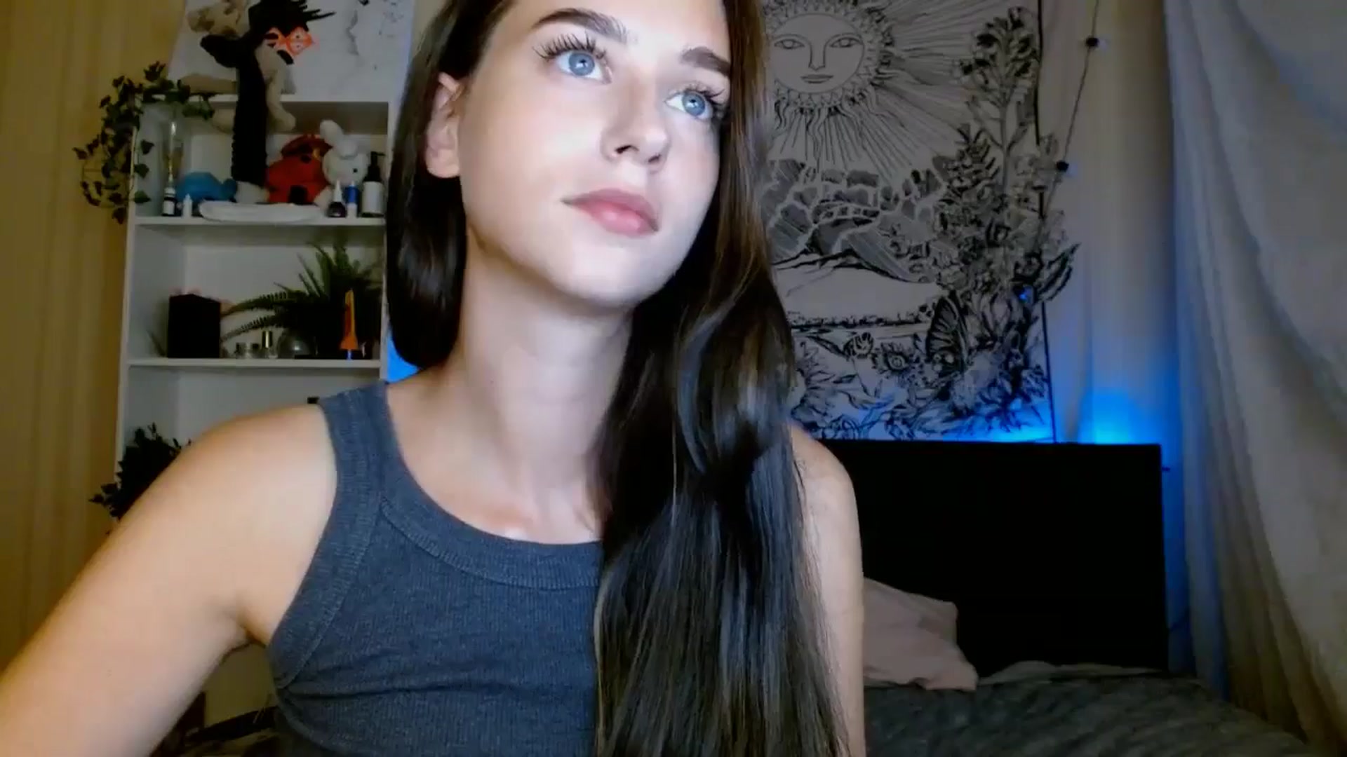 Gallery image thumbnail from ElsieF_'s myfreecams stream on, 09/21/2024, 18:39 image 4 of 20