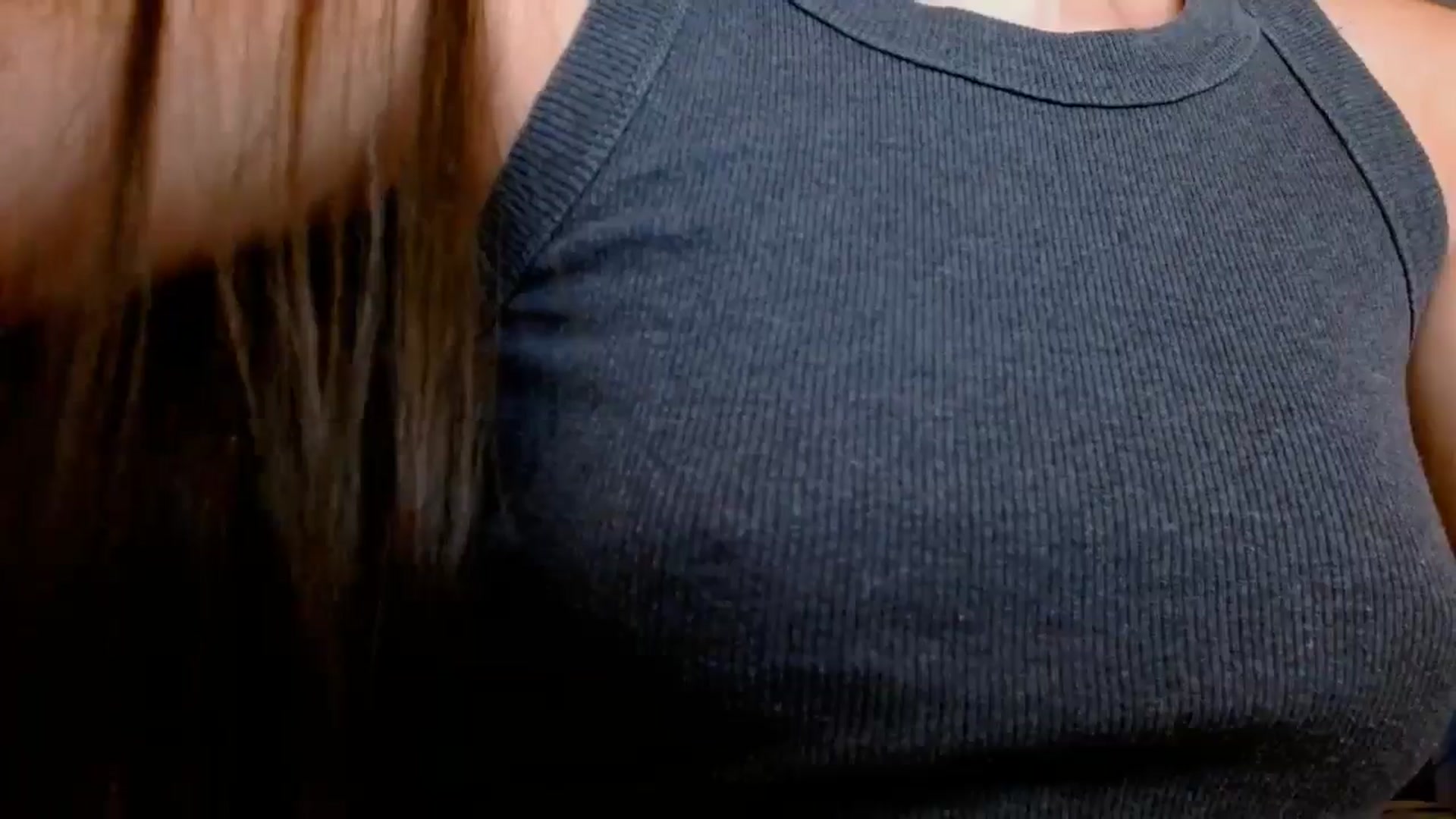 Gallery image thumbnail from ElsieF_'s myfreecams stream on, 09/21/2024, 18:39 image 11 of 20