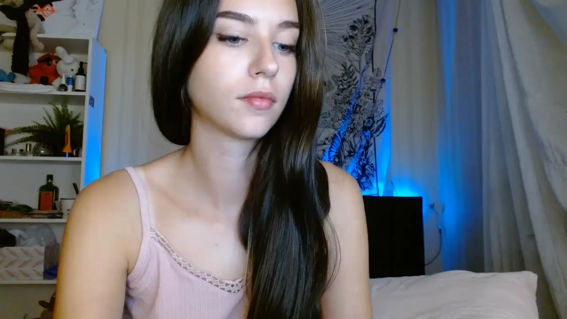 Gallery image thumbnail from ElsieF_'s myfreecams stream on, 09/22/2024, 21:31 image 1 of 20
