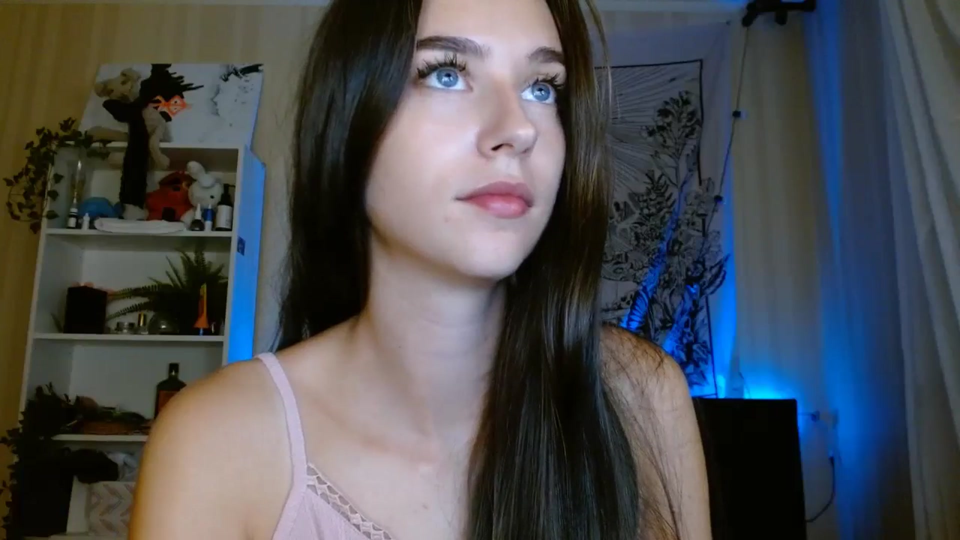 Gallery image thumbnail from ElsieF_'s myfreecams stream on, 09/22/2024, 21:31 image 5 of 20