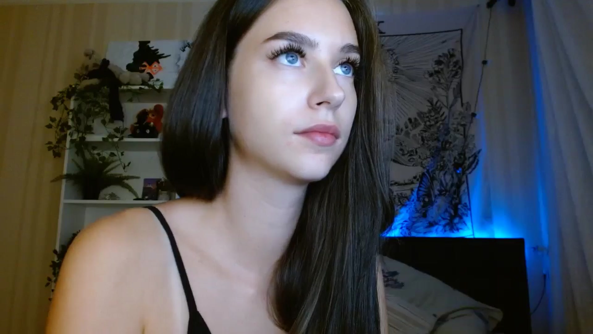 Gallery image thumbnail from ElsieF_'s myfreecams stream on, 09/29/2024, 19:08 image 13 of 20