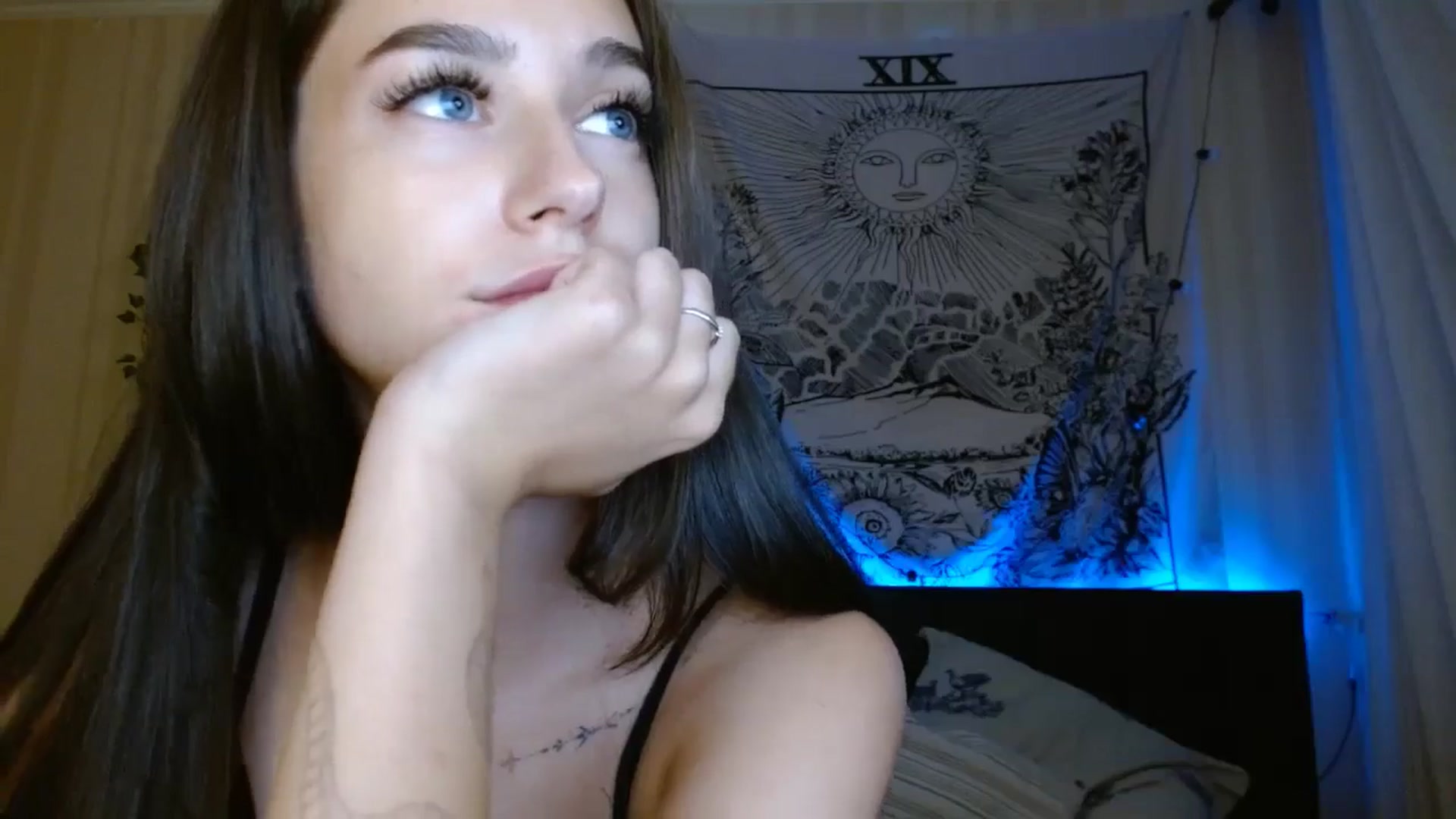 Gallery image thumbnail from ElsieF_'s myfreecams stream on, 09/29/2024, 19:08 image 18 of 20