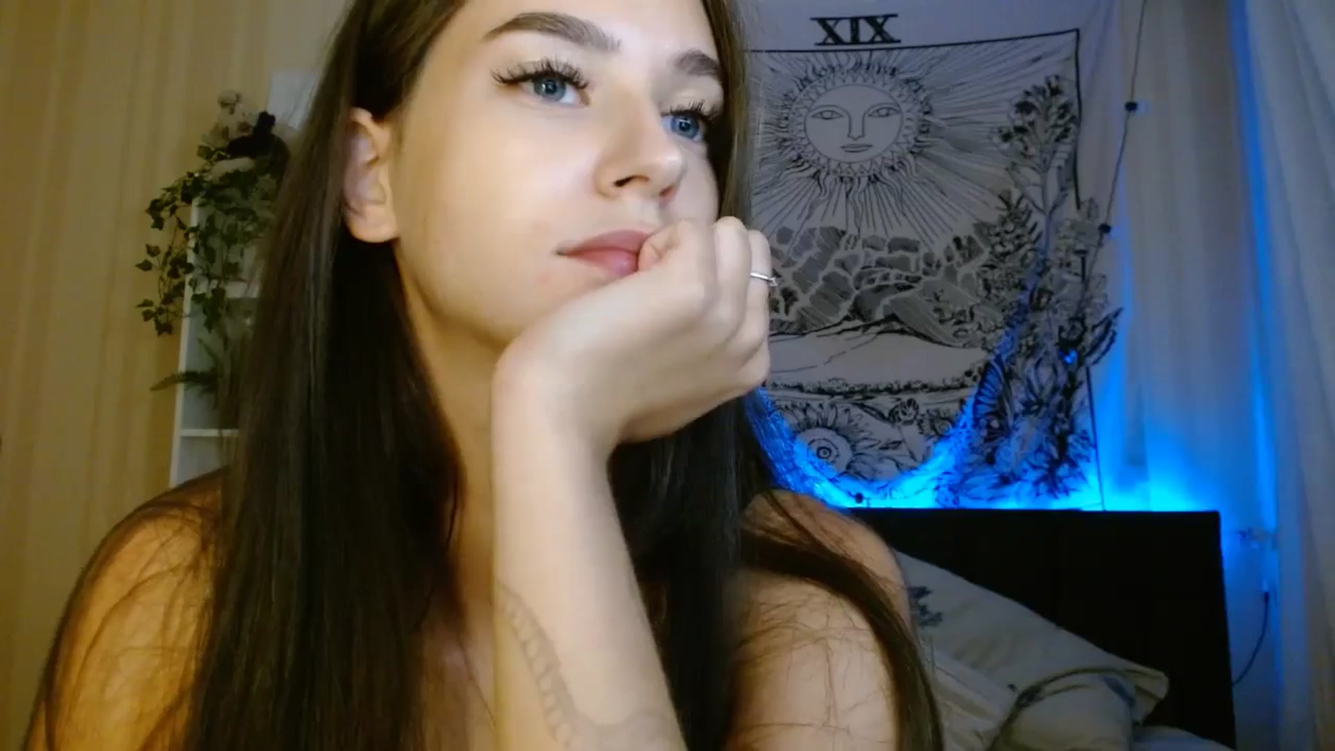Gallery image thumbnail from ElsieF_'s myfreecams stream on, 09/29/2024, 19:47 image 5 of 20