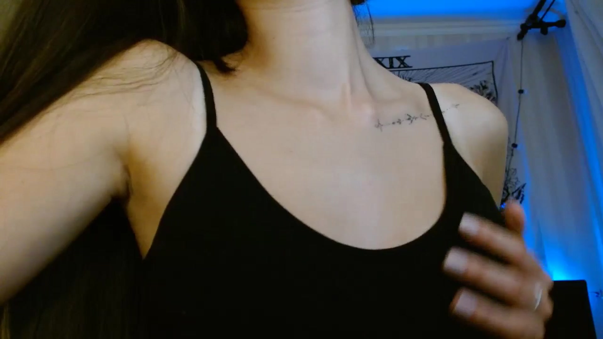 Gallery image thumbnail from ElsieF_'s myfreecams stream on, 09/29/2024, 19:47 image 19 of 20