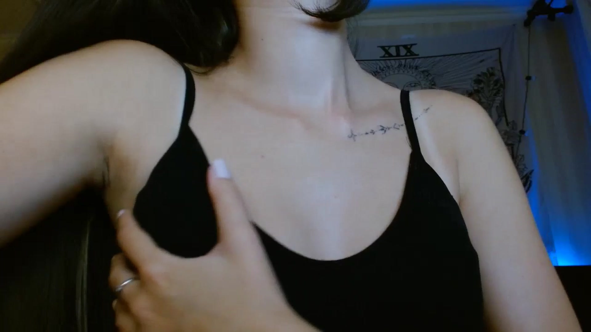 Gallery image thumbnail from ElsieF_'s myfreecams stream on, 09/29/2024, 20:34 image 14 of 20