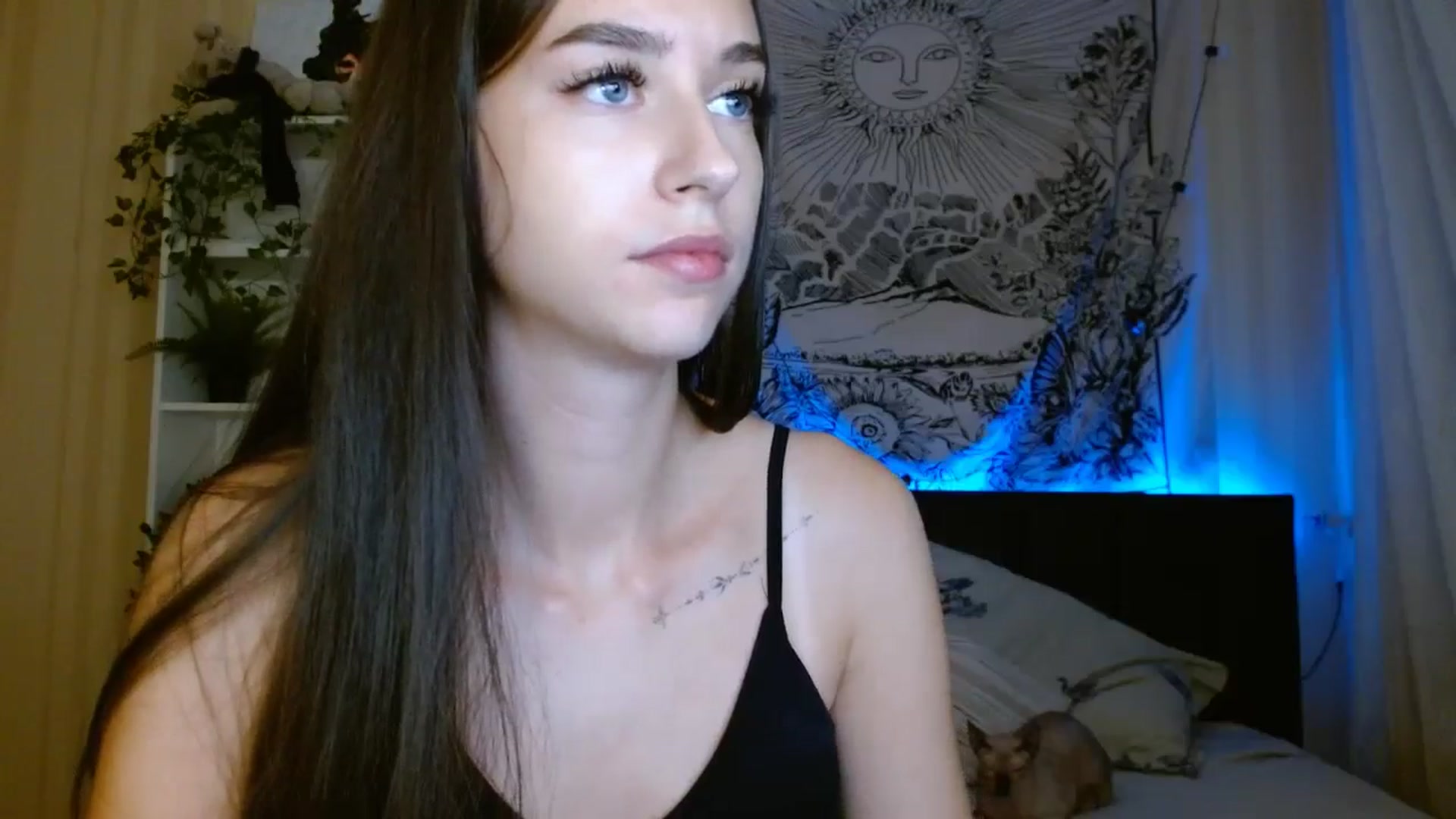 Gallery image thumbnail from ElsieF_'s myfreecams stream on, 09/29/2024, 20:34 image 7 of 20